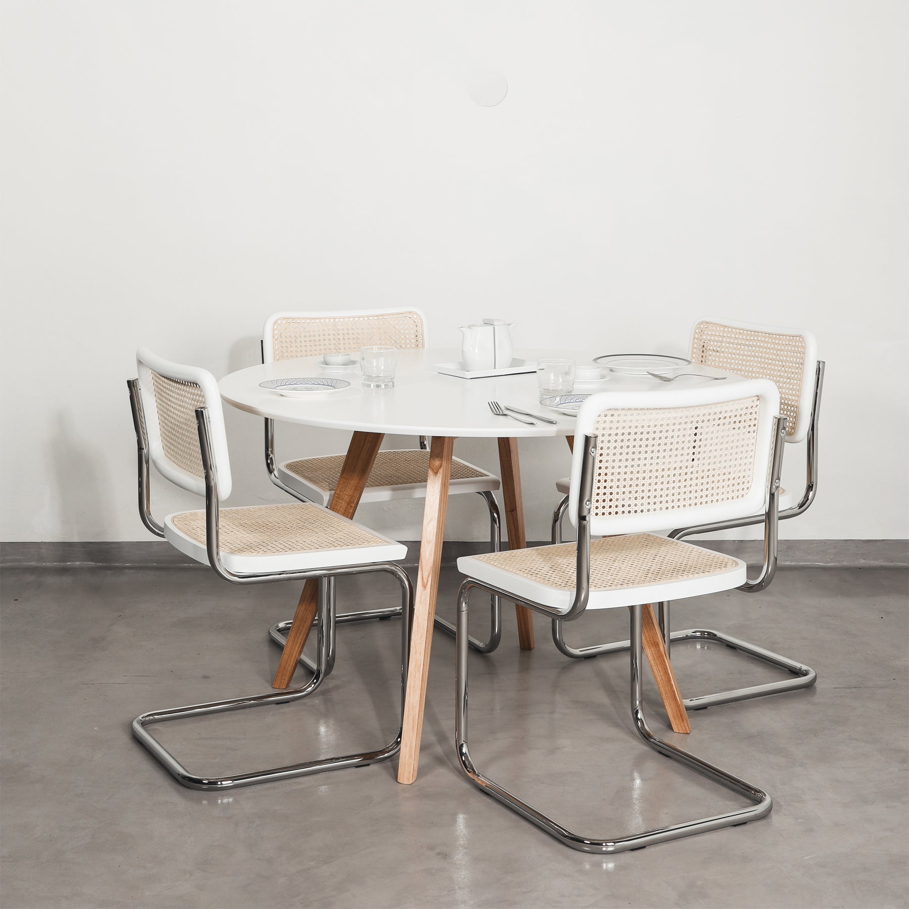 Mesa Ícaro Redonda Michael Thonet